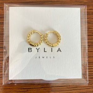 BYLIA Gold Twist Huggies
